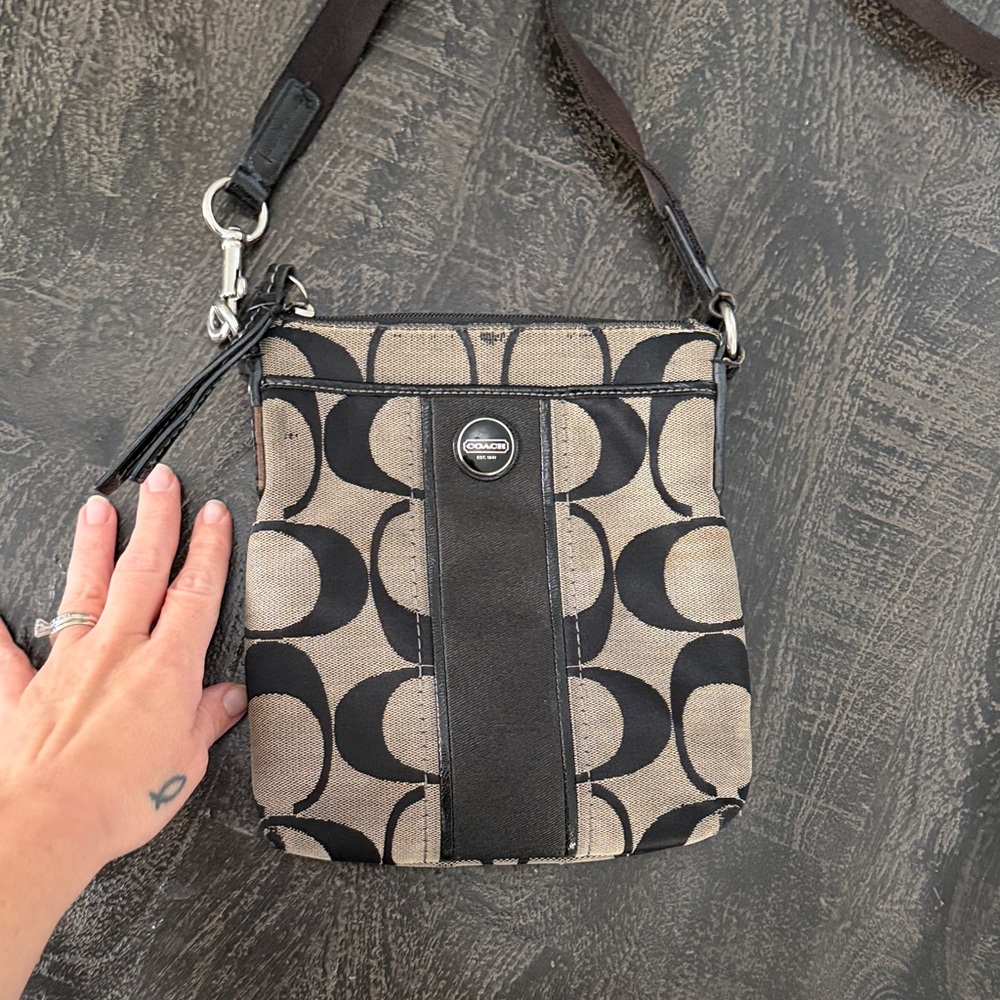 Coach Beige and Black Signature Crossbody Bag - Picture 2 of 9